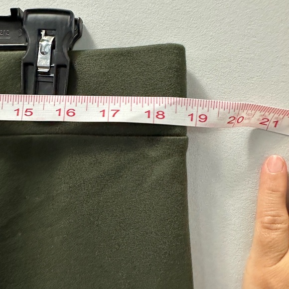 LOFT Ponte Straight Pants 🌟 - Picture 7 of 8